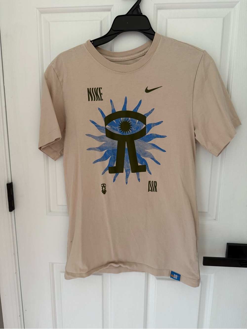 Nike Men’s Sand Tee with Blue Graphic